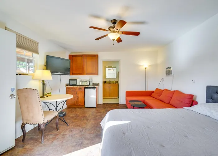 Casita Near Botanical Gardens: Shared Yard! Tucson